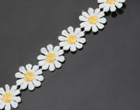 Daisy Flower Trim | Flower Rick Rack | Flower Trims | 25mm wide | 2 yard package